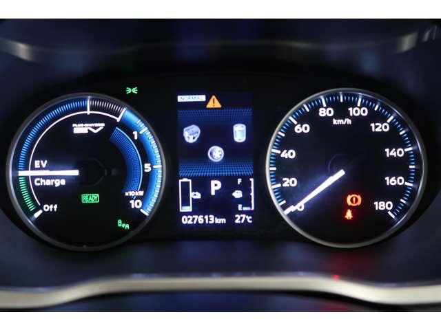 エクリプスクロスＰＨＥＶ Ｐ　禁煙車　スマホ連携ナビ　ライトグレー本革（12枚目）