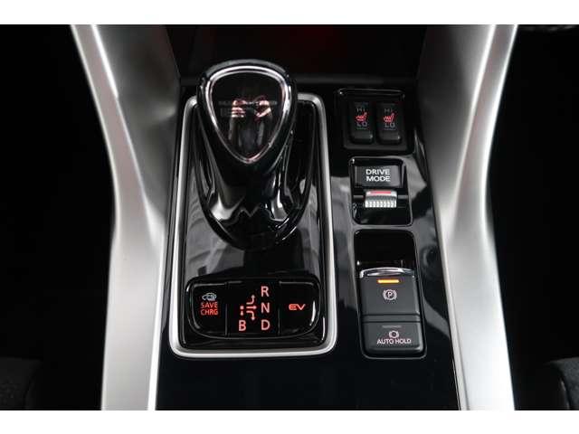 エクリプスクロスＰＨＥＶ Ｐ　禁煙車　社有車ＵＰ　スマホ連携８インチナビ（14枚目）