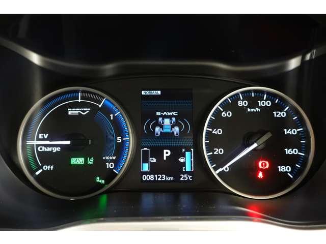 エクリプスクロスＰＨＥＶ Ｐ　禁煙　スマホ連携８型ナビ　電動サンルーフ（11枚目）