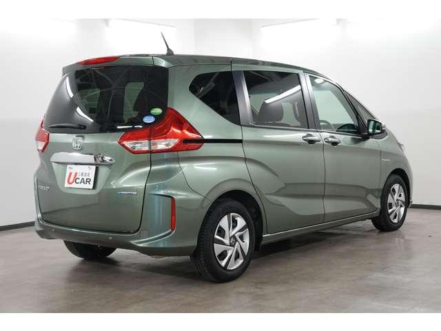 フリードハイブリッド ハイブリッド・Ｇホンダセンシング　２ＷＤ　６人乗り　禁煙車　メモリーナビ　ＥＴＣ（6枚目）