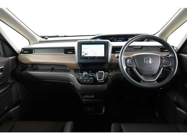 フリードハイブリッド ハイブリッド・Ｇホンダセンシング　２ＷＤ　６人乗り　禁煙車　メモリーナビ　ＥＴＣ（7枚目）