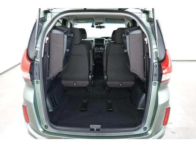 フリードハイブリッド ハイブリッド・Ｇホンダセンシング　２ＷＤ　６人乗り　禁煙車　メモリーナビ　ＥＴＣ（11枚目）