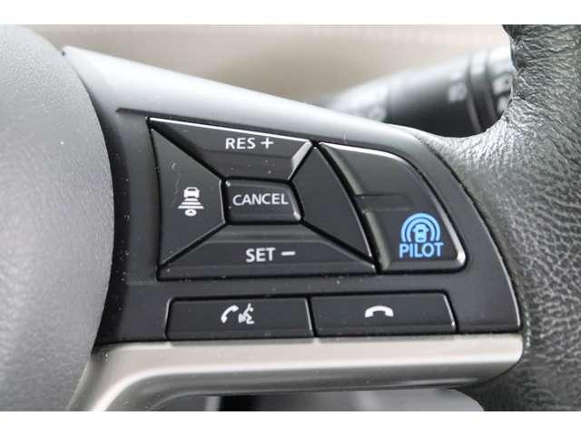 セレナ ハイウェイスターＶ　２ＷＤ　８人乗り　禁煙車　１０型ナビ＋後席モニ（15枚目）