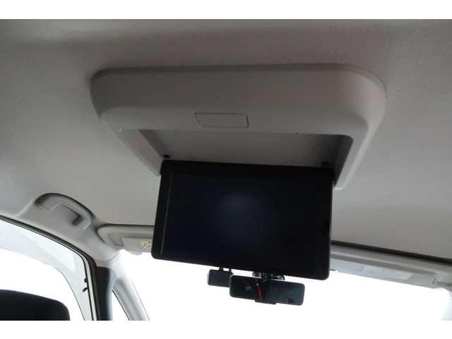 セレナ ｅ－パワー　ハイウェイスターＶ　７人乗り　禁煙車　１０型ナビ＋後席　両側電動（3枚目）