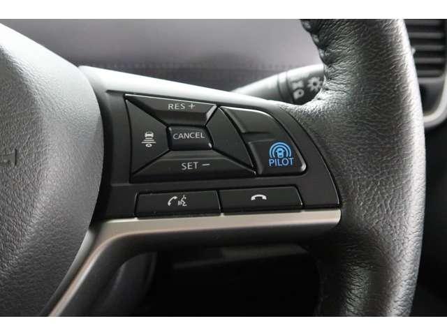 セレナ ｅ－パワー　ハイウェイスターＶ　７人乗り　禁煙車　１０型ナビ＋後席　両側電動（4枚目）