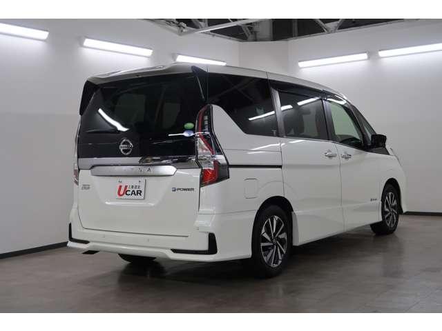 セレナ ｅ－パワー　ハイウェイスターＶ　７人乗り　禁煙車　１０型ナビ＋後席　両側電動（6枚目）