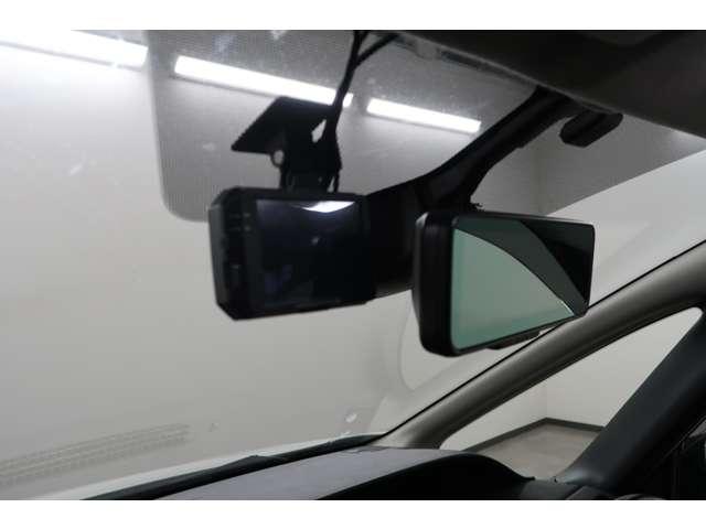 セレナ ｅ－パワー　ハイウェイスターＶ　７人乗り　禁煙車　１０型ナビ＋後席　両側電動（16枚目）