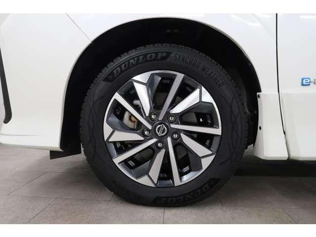 セレナ ｅ－パワー　ハイウェイスターＶ　７人乗り　禁煙車　１０型ナビ＋後席　両側電動（19枚目）