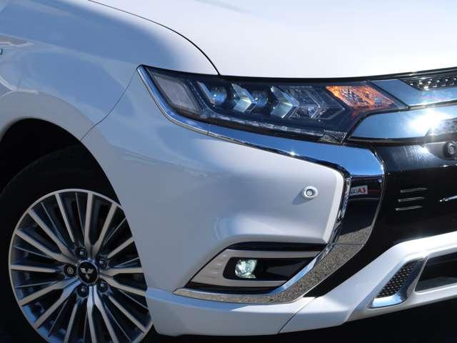 アウトランダーＰＨＥＶ Ｇ　パイオニアナビ　全周囲カメラ　電動シート（17枚目）