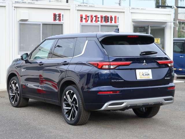 アウトランダーPHEV P 試乗車UP 禁煙車 サンルーフ 本革シート(7枚目)