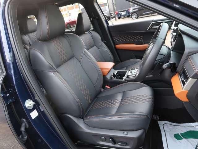 アウトランダーPHEV P 試乗車UP 禁煙車 サンルーフ 本革シート(8枚目)