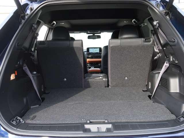 アウトランダーPHEV P 試乗車UP 禁煙車 サンルーフ 本革シート(11枚目)