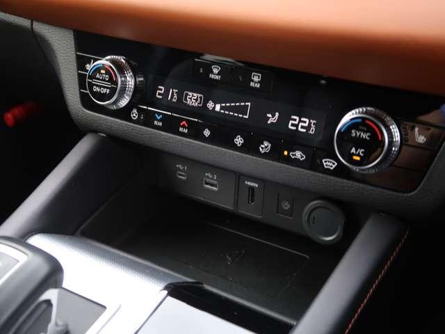 アウトランダーPHEV P 試乗車UP 禁煙車 サンルーフ 本革シート(14枚目)