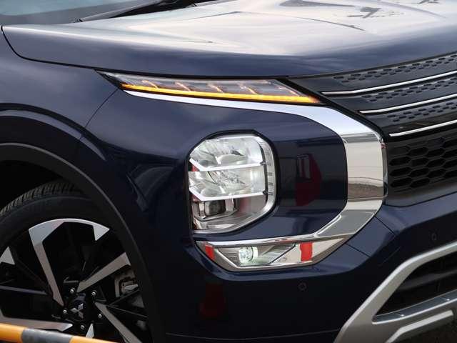 アウトランダーPHEV P 試乗車UP 禁煙車 サンルーフ 本革シート(16枚目)