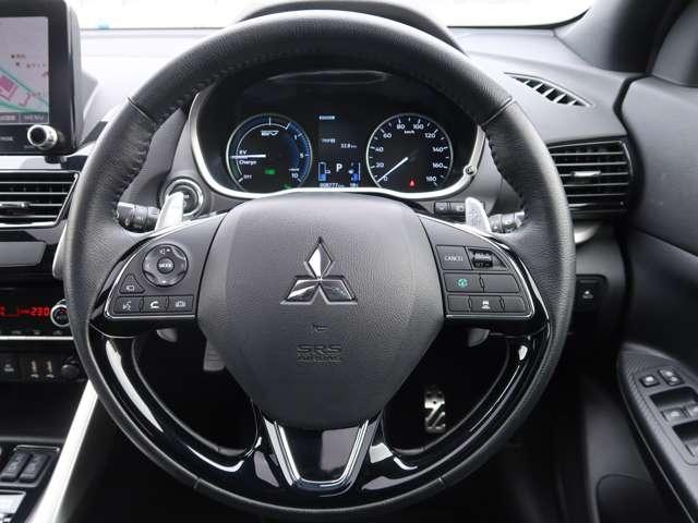 エクリプスクロスＰＨＥＶ Ｐ　スマホ連携ナビ　パノラマサンルーフ（7枚目）