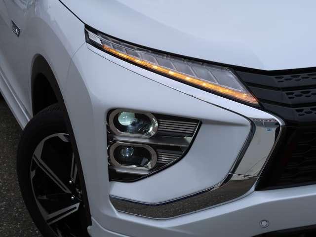 エクリプスクロスＰＨＥＶ Ｐ　スマホ連携ナビ　パノラマサンルーフ（17枚目）