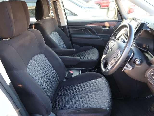 デリカD:5 G パワーパッケージ 7人乗 禁煙車 カーテンエアバック(8枚目)