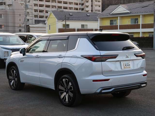 アウトランダーPHEV Pエグゼクティブパッケージ ブラウン内装 本革シート(9枚目)