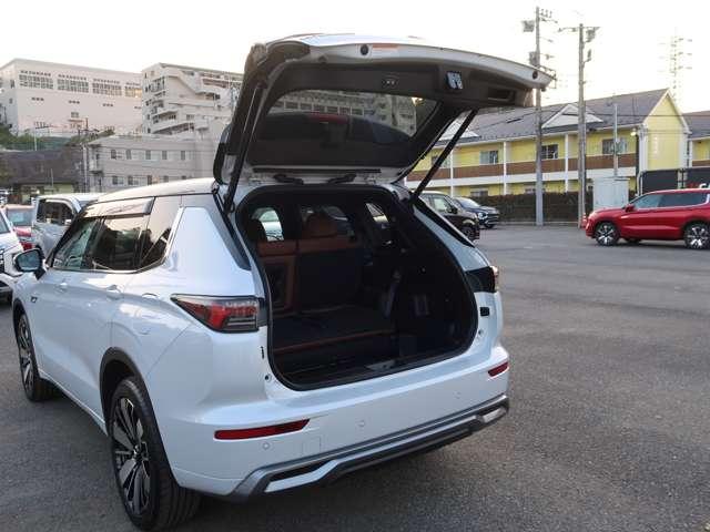 アウトランダーPHEV Pエグゼクティブパッケージ ブラウン内装 本革シート(15枚目)