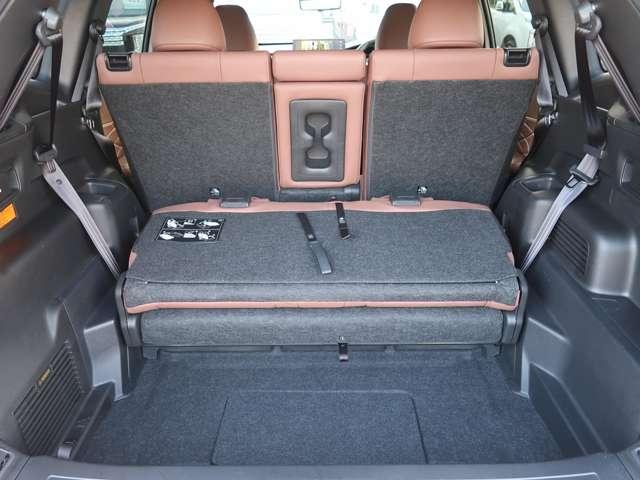 アウトランダーPHEV Pエグゼクティブパッケージ ブラウン内装 本革シート(17枚目)