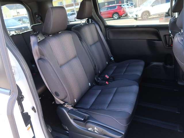 ヴォクシー ハイブリッドＺＳ　２ＷＤ　禁煙　ワンオーナー（10枚目）