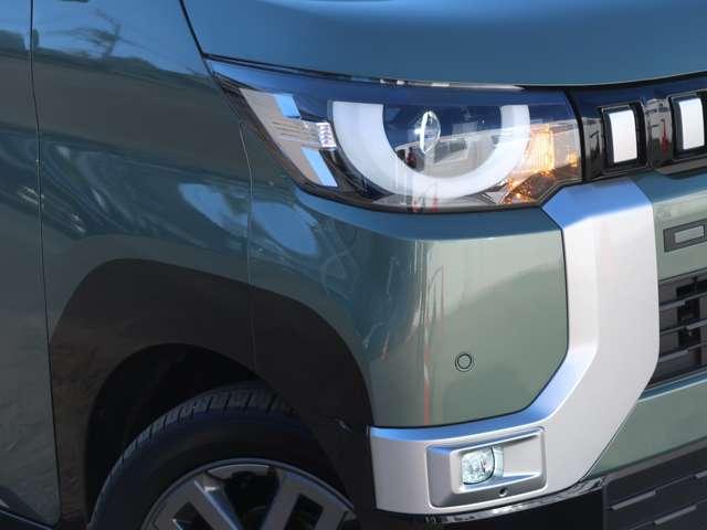 デリカミニ Ｔ　プレミアム　ターボ車　純正９インチナビ（4枚目）