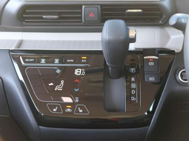 デリカミニ Ｔ　プレミアム　ターボ車　純正９インチナビ（6枚目）