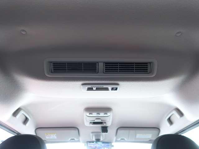 デリカミニ Ｔ　プレミアム　ターボ車　純正９インチナビ（11枚目）