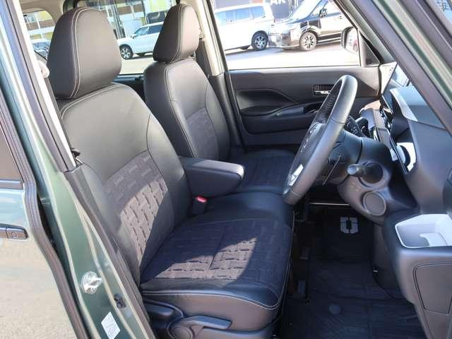 デリカミニ Ｔ　プレミアム　ターボ車　純正９インチナビ（12枚目）