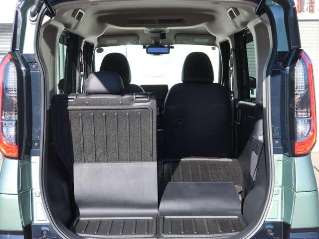 デリカミニ Ｔ　プレミアム　ターボ車　純正９インチナビ（14枚目）