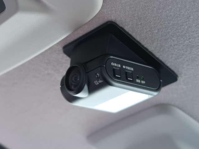 デリカミニ Ｔ　プレミアム　ターボ車　純正９インチナビ（16枚目）