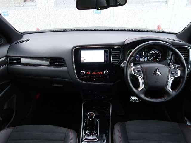 アウトランダーＰＨＥＶ ブラックエディション　パイオニアナビ　全周囲カメラ　ＥＴＣ２．０（2枚目）