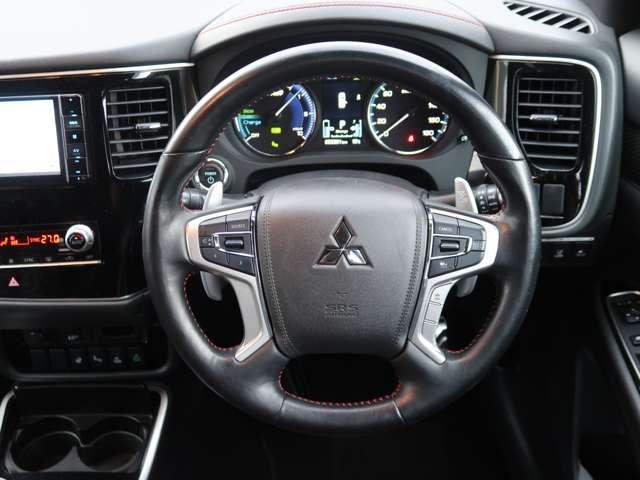 アウトランダーＰＨＥＶ ブラックエディション　パイオニアナビ　全周囲カメラ　ＥＴＣ２．０（13枚目）