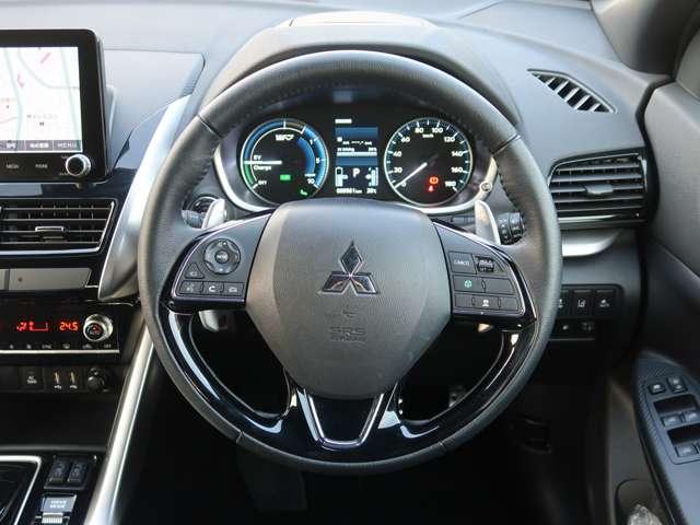 エクリプスクロスＰＨＥＶ Ｐ　サンルーフ　８型純正ナビ　ルーフレール（8枚目）