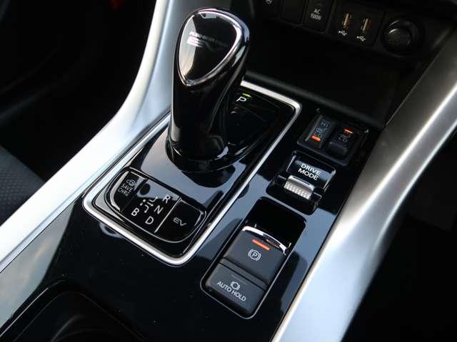 エクリプスクロスＰＨＥＶ Ｐ　サンルーフ　８型純正ナビ　ルーフレール（10枚目）