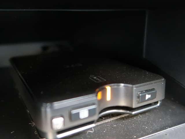 エクリプスクロスＰＨＥＶ Ｐ　サンルーフ　８型純正ナビ　ルーフレール（15枚目）