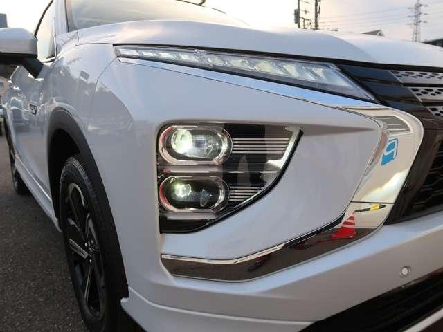 エクリプスクロスＰＨＥＶ Ｐ　サンルーフ　８型純正ナビ　ルーフレール（16枚目）