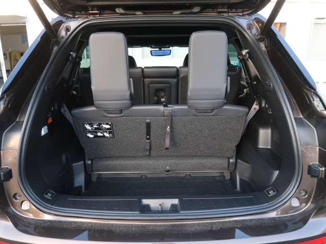 アウトランダーＰＨＥＶ Ｇ　サンルーフ　１２．３型ナビ　ルーフレール（7枚目）