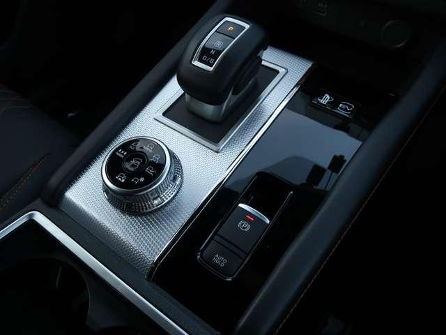 アウトランダーＰＨＥＶ Ｇ　サンルーフ　１２．３型ナビ　ルーフレール（11枚目）