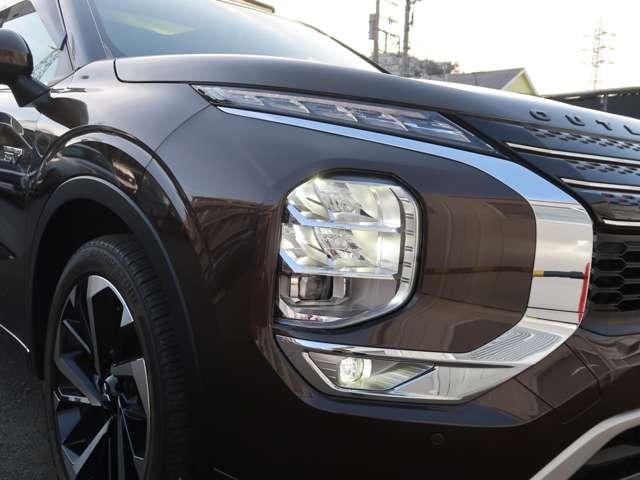 アウトランダーＰＨＥＶ Ｇ　サンルーフ　１２．３型ナビ　ルーフレール（16枚目）