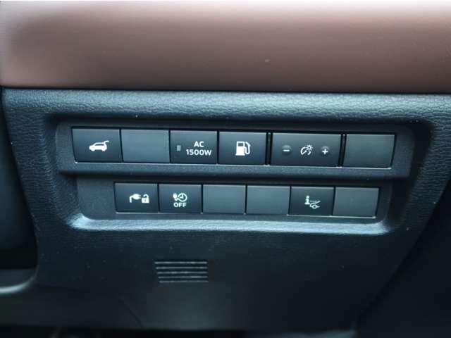 �e��X�C�b�`�͉^�]�ȉE���ɔz�u����Ă��܂�