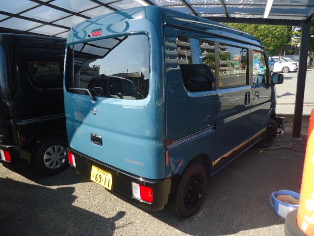 エブリイ Jリミテッド 特別仕様CVTターボ 届出済未使用車 LEDヘッドライト 両側パワースライド付き バックセンサー シートヒーター ラバーマット 取説保証書 禁煙(4枚目)