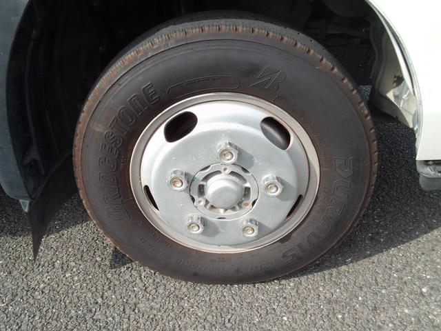 デュトロ 全低床強化ダンプ　２ｔ積み　ＡＴ車　電格ミラー　極東開発ダンプ　車両総重量４８４５キロ（14枚目）