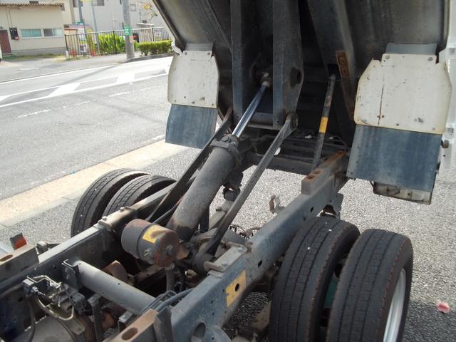 デュトロ 全低床強化ダンプ　２ｔ積み　ＡＴ車　電格ミラー　極東開発ダンプ　車両総重量４８４５キロ（26枚目）