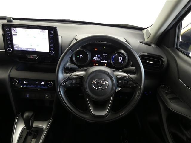 ヤリスクロス ハイブリッドＧ　弊社試乗車　衝突被害軽減ブレーキ　障害物センサー　車線逸脱警報　ペダル踏み間違い抑制装置　ブラインドモニター　先進ライト　ドライブレコーダー　クルーズコントロール　パーキングアシスト　全周囲モニター（2枚目）