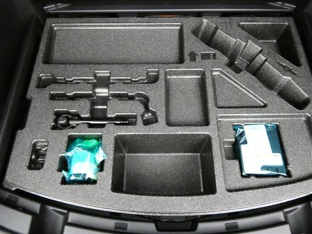 カローラツーリング ハイブリッド ダブルバイビー 100V電源 ドラレコ ミュージックプレイヤー接続可 展示・試乗車 アルミホイール LEDヘッドランプ 記録簿 キーレス 盗難防止装置 ハイブリッド オートクルーズコントロール メモリーナビ フルセグ(14枚目)