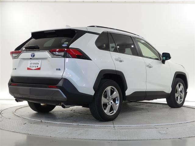 ＲＡＶ４ ハイブリッドＧ　タイヤ４本交換　４ＷＤ　衝突被害軽減ブレーキ　障害物センサー　車線逸脱警報　ペダ踏み間違抑制装置　ブラインドモニター　先進ライト　ドライブレコーダー　クルーズコントロール　シートヒーター　スマートキー（3枚目）