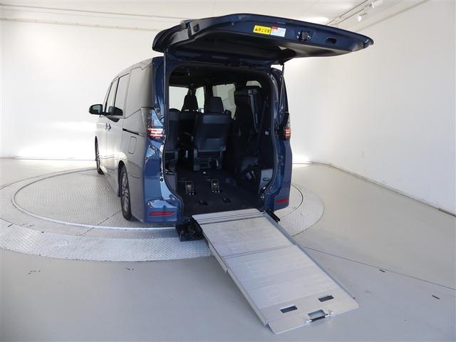 ヴォクシー Ｓ－Ｇクルマイスシヨウ　ミュージックプレイヤー接続可　展示・試乗車　乗車定員７人　アルミホイール　両側電動スライド　ウオークスルー　ＬＥＤヘッドランプ　記録簿　キーレス　ＣＤ　Ｗエアコン　盗難防止装置　メモリーナビ　フルセグ（4枚目）