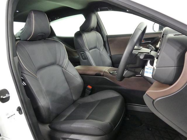 クラウンクロスオーバー Ｇアドバンスド・レザーパッケージ　１００Ｖ電源　ドラレコ　ミュージックプレイヤー接続可　電動シート　４ＷＤ　革シート　アルミホイール　ＬＥＤヘッドランプ　キーレス　盗難防止装置　ハイブリッド　オートクルーズコントロール　メモリーナビ（8枚目）