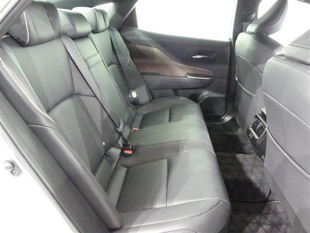 クラウンクロスオーバー Ｇアドバンスド・レザーパッケージ　１００Ｖ電源　ドラレコ　ミュージックプレイヤー接続可　電動シート　４ＷＤ　革シート　アルミホイール　ＬＥＤヘッドランプ　キーレス　盗難防止装置　ハイブリッド　オートクルーズコントロール　メモリーナビ（12枚目）